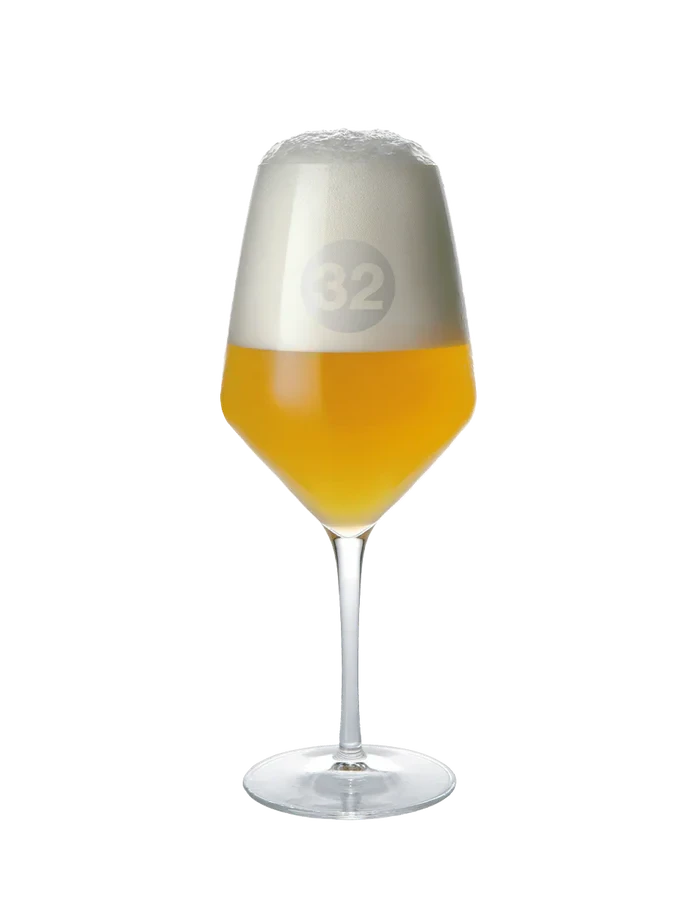 Calice di birra artigianale Curmi prodotta dal birrificio 32 via dei birrai e venduta da Buono!