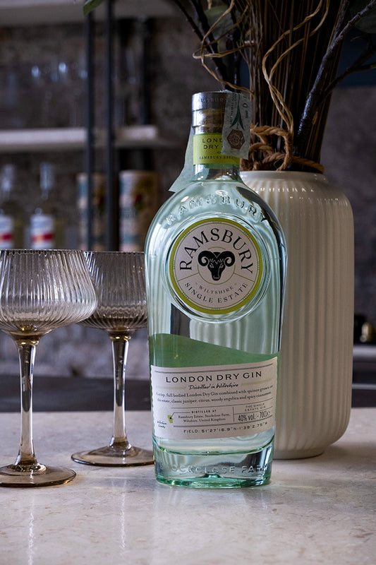 Bottiglia di Gin Ramsbury tipo London Dry distillato nelle campagne di Londra e venduto dalla bottega di Buono!