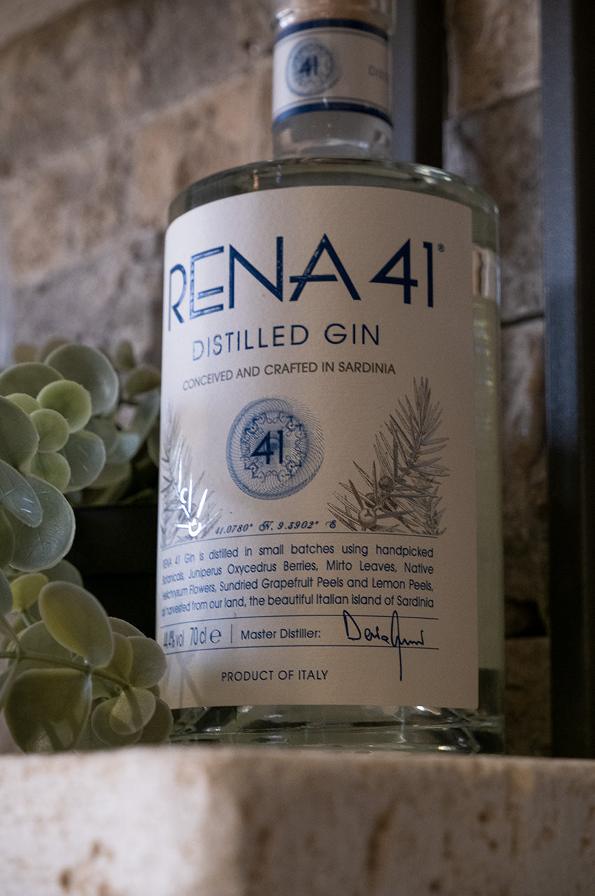 bottiglia di Gin Rena 41 distillato in Sardegna artigianalmente e venduto da Le delizie di Buono!