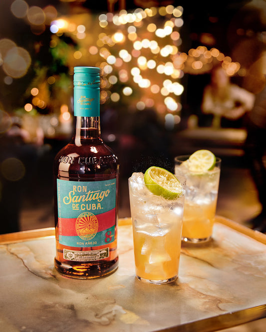 cocktail e bottiglia di rum ron santiago de cuba anejo 8 anni venduto da Buono!