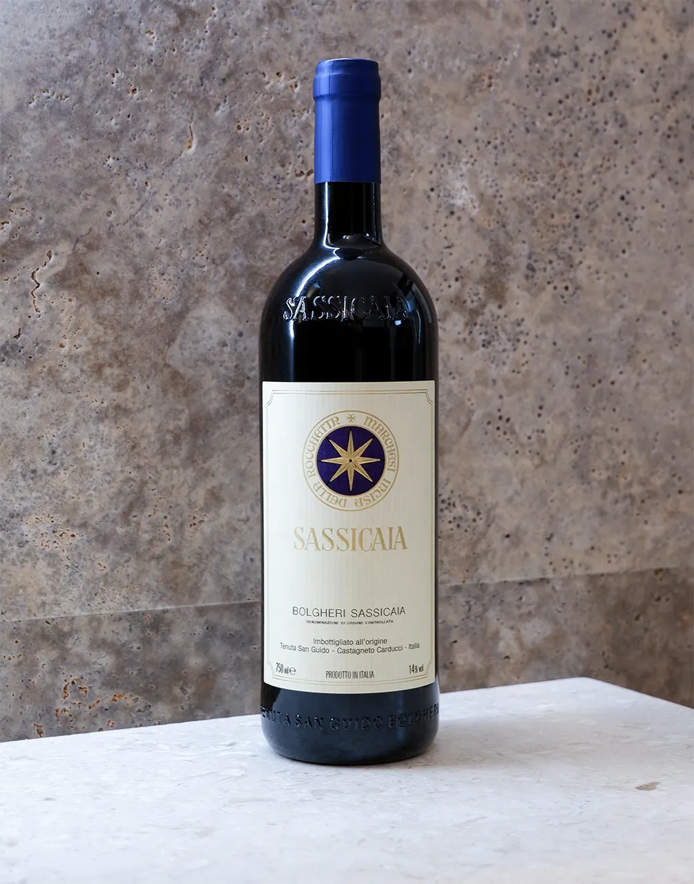 Bottiglia di vino rosso Sassicaia della toscana prodotto da Tenuta San Guido e venduto da Buono!