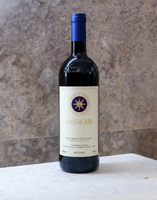 Bottiglia di vino rosso Sassicaia della toscana prodotto da Tenuta San Guido e venduto da Buono!