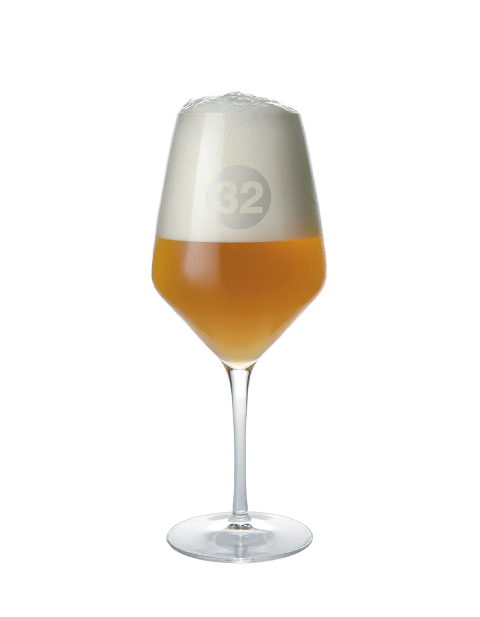 Calice di birra artigianale Nebra prodotta dal birrificio 32 via dei birrai e venduta da buono!