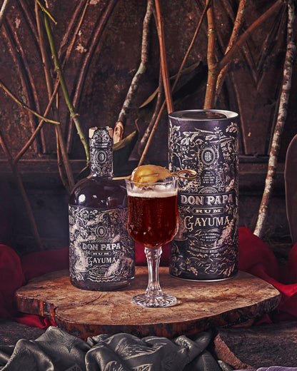 bottiglia con astuccio neri del rum don papa gayuma venduto da Buono!