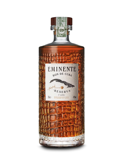 bottiglia di vetro modellata come pelle di coccodrillo, con rum eminente reserva di 7 anni venduto da Buono!