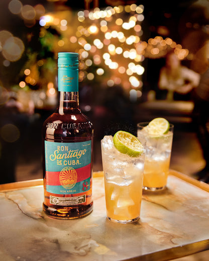 cocktail e bottiglia di rum ron santiago de cuba anejo 8 anni venduto da Buono!